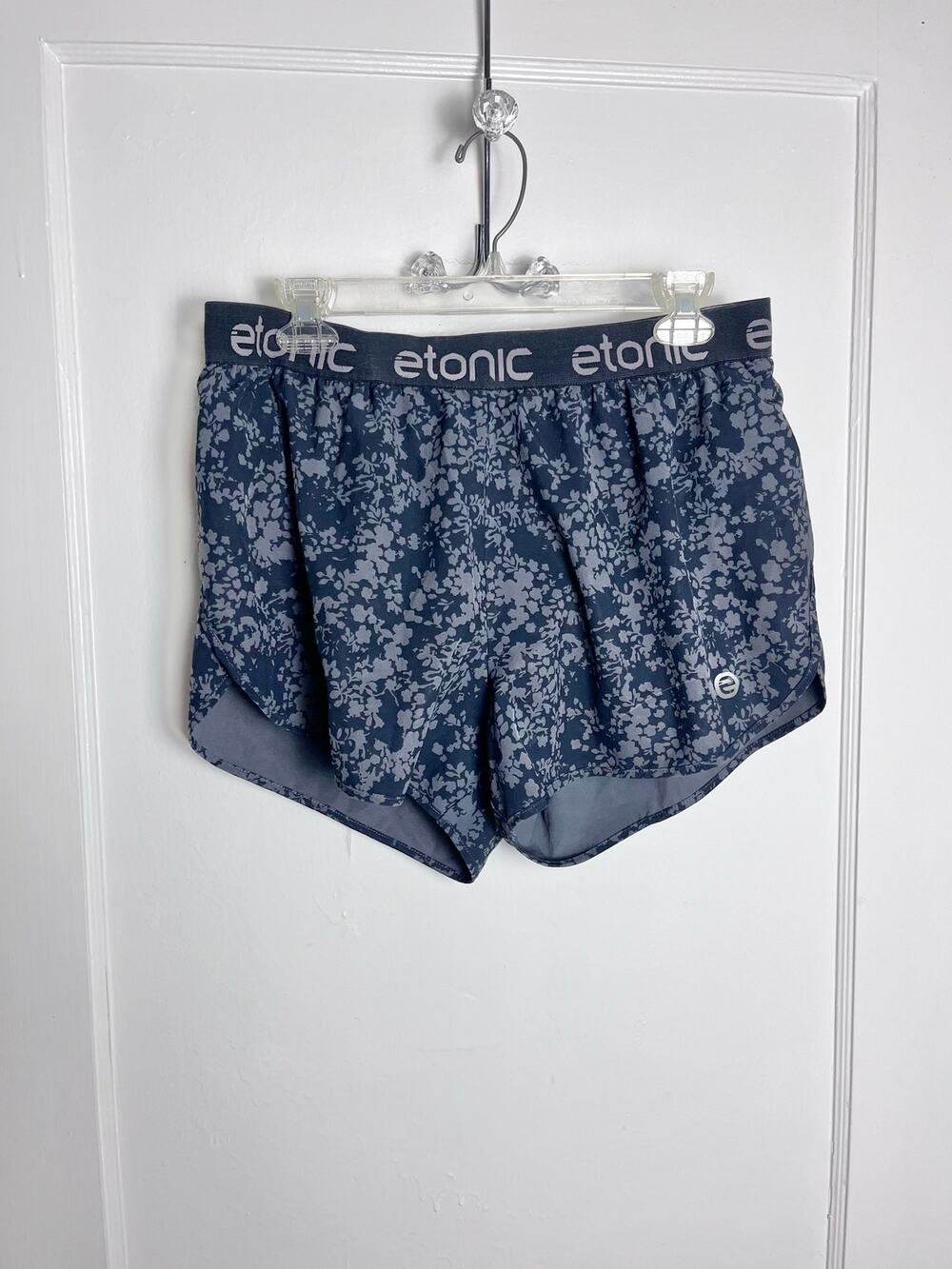 Etonic Women's Gray Black Digital Camo Athletic Athleisure Lined Shorts Large